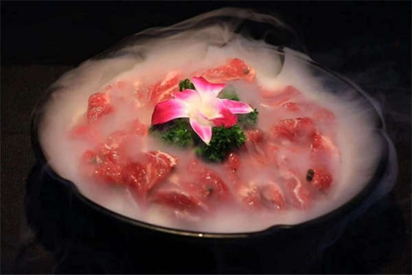 怎样加盟花样美腩牛腩火锅店?多重优势给您保驾护航