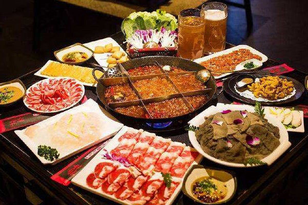 敬青春火锅适合开多大的店?从签约到开店需要多长时间?