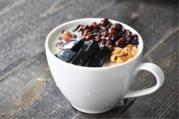 悸动烧仙草亏本的风险大吗?经营悸动烧仙草店面应该掌握的技巧