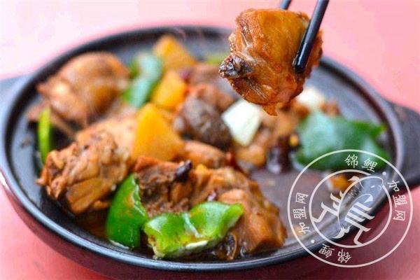 上吉铺黄焖鸡米饭，让顾客吃了还想再说的特色美食