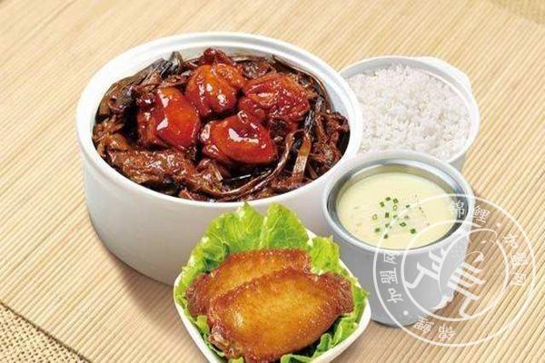 济南鱼啦啦快餐实体店