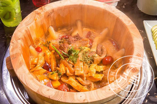孟老师木桶火锅店