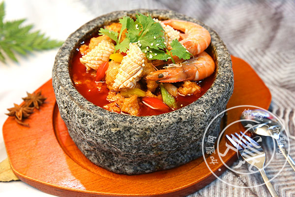 溢汁泡泡鸡特色是什么