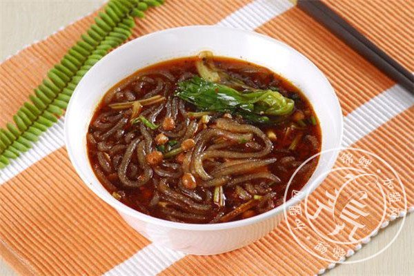 杨大憨酸辣粉口味如何
